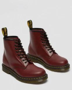 1460 Glattleder Schnürstiefel in Cherry Red