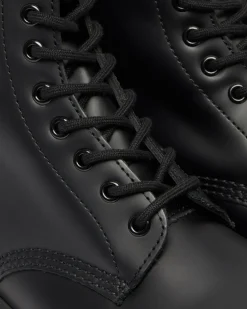 1460 Mono Milled Leder Schnürstiefel in Schwarz