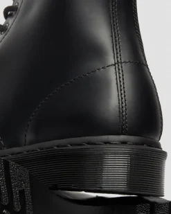 1460 Mono Milled Leder Schnürstiefel in Schwarz