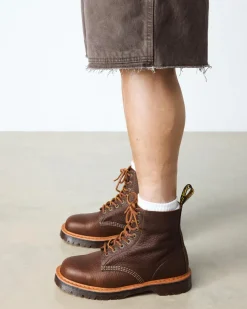 1460 Wild Grain Leder Stiefel in Sepia Braun
