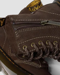 Junior 1460 Tumbled Nubuck Stiefel in Dunkelbraun