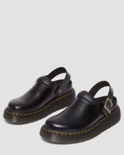 Laketen Leder Plateau Mules in Schwarz