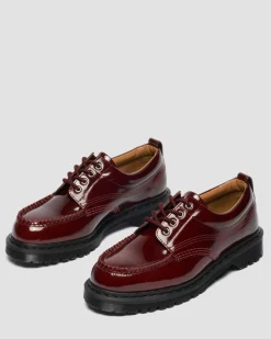 Lowell Laquered Moc Toe Schuhe in Cherry Red
