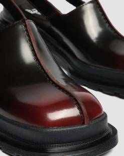 Maybole Square Toe Rub Off Leder Mules in Cherry Red
