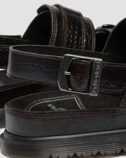 San Two Strap Croc Embossed Leder Sandalen in Dunkelbraun